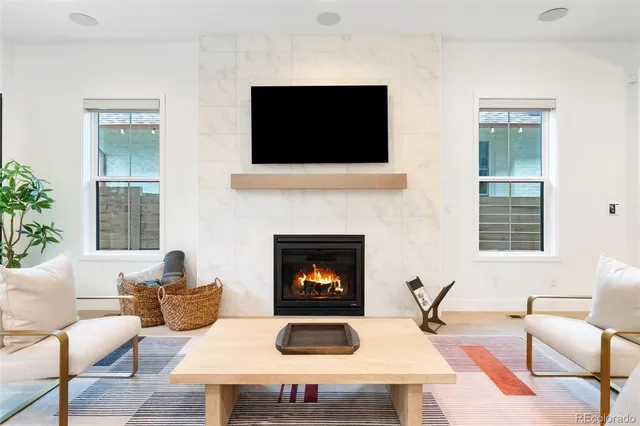 $7,990 | 909 Madison Street, Denver, CO 80206