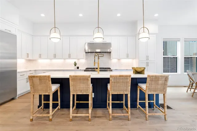 $7,990 | 909 Madison Street, Denver, CO 80206