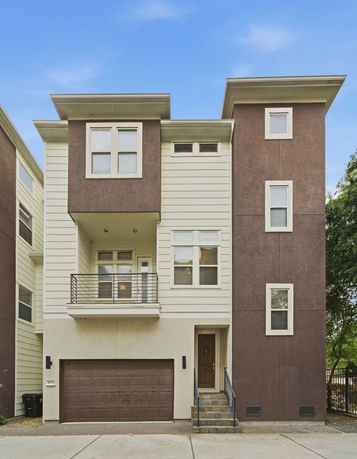 1113 West 18th Street, Unit A Houston, TX 77008 - Photo 1 of 21 a front view of a house