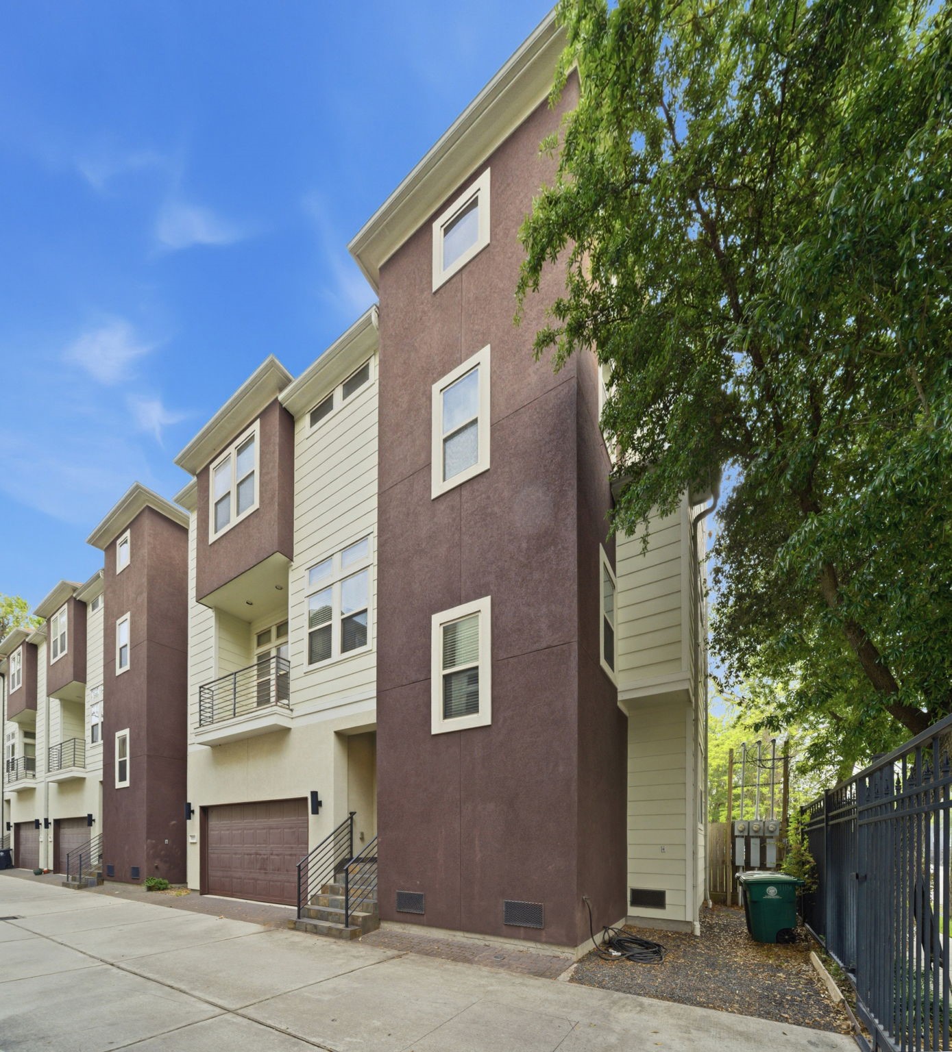1113 West 18th Street, Unit A Houston, TX 77008 - Photo 2 of 21 a front view of a house with a yard