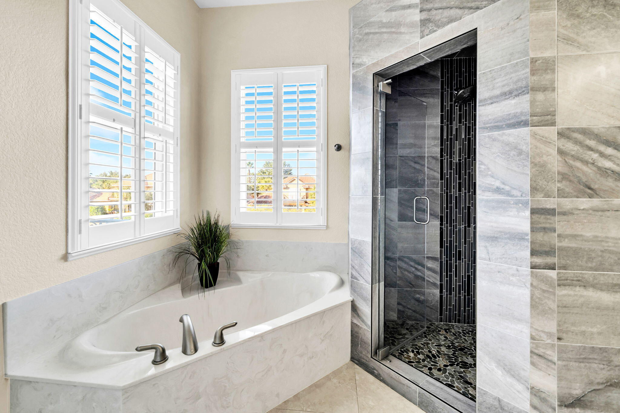 276 Calusa Boulevard Destin, FL 32541 - Photo 17 of 33 Master Bath