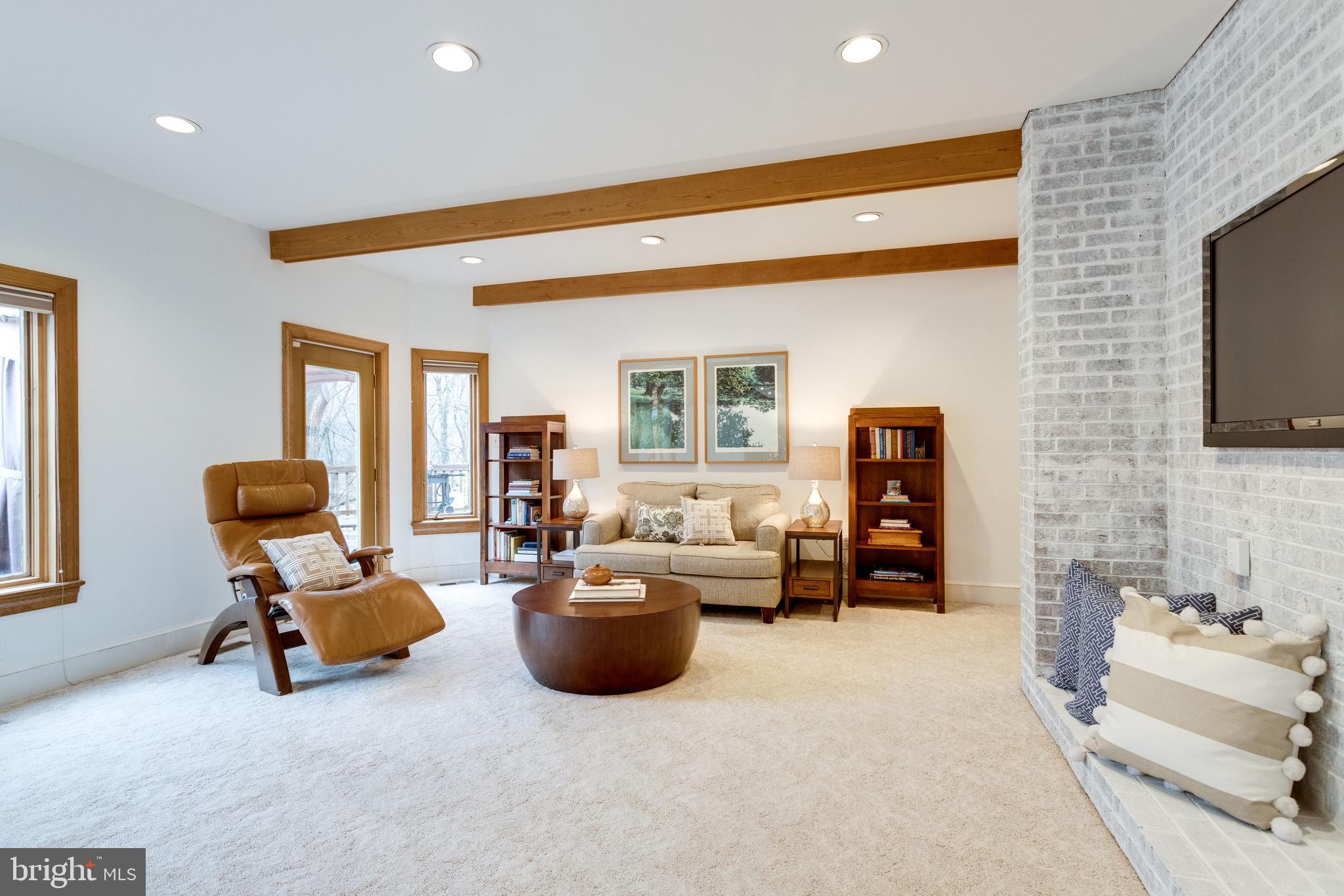 10505 Hunters Valley Road Vienna, VA 22181 - Photo 22 of 64 Gallery Image 22