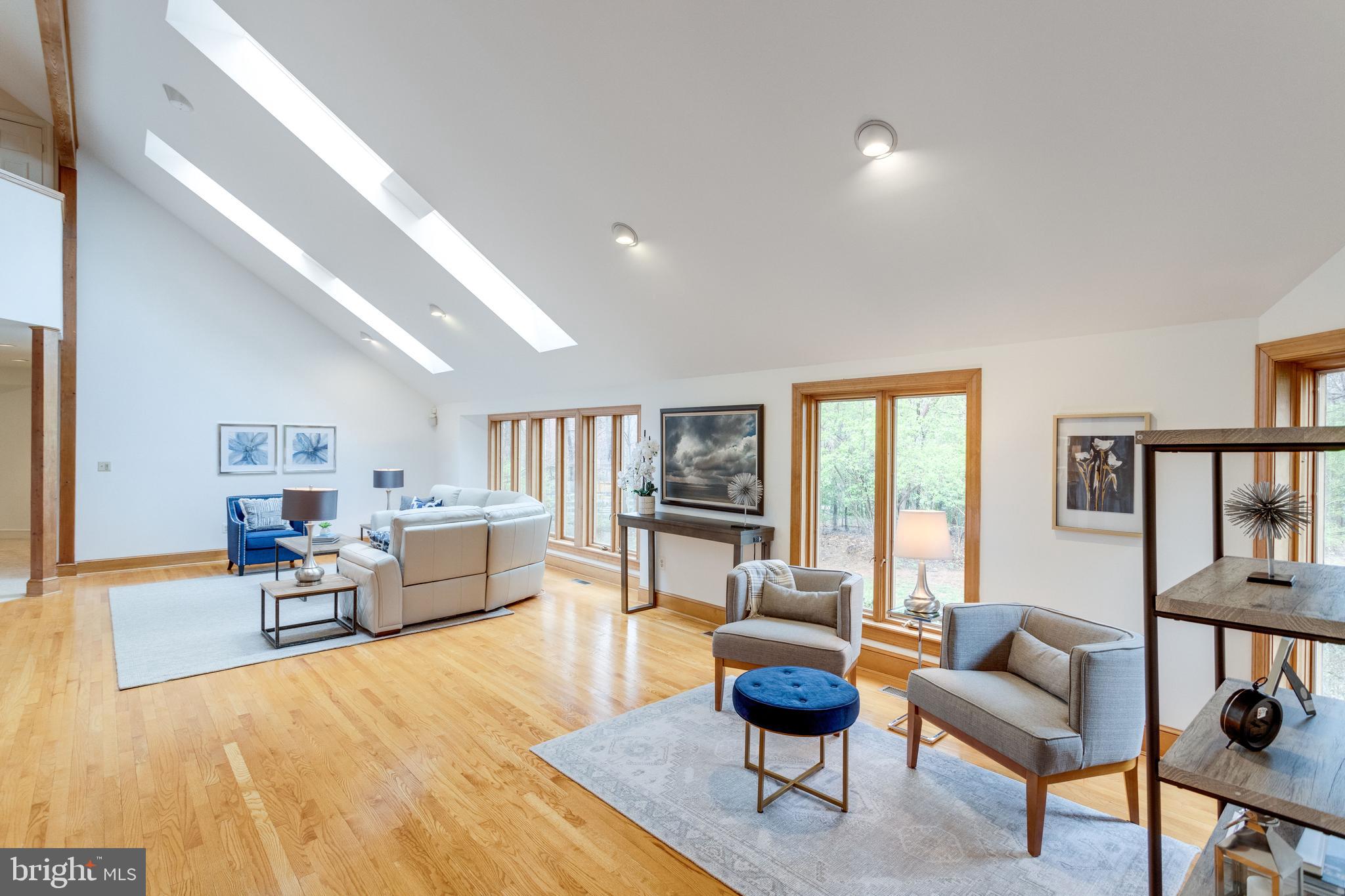 10505 Hunters Valley Road Vienna, VA 22181 - Photo 4 of 64 Gallery Image 4