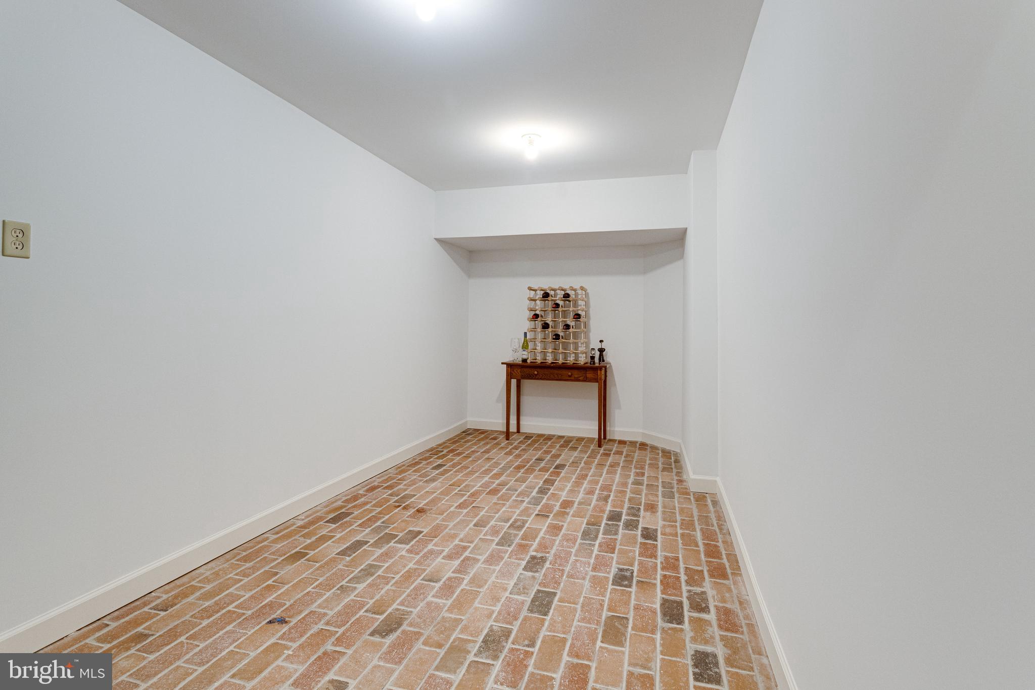 10505 Hunters Valley Road Vienna, VA 22181 - Photo 40 of 64 Gallery Image 40