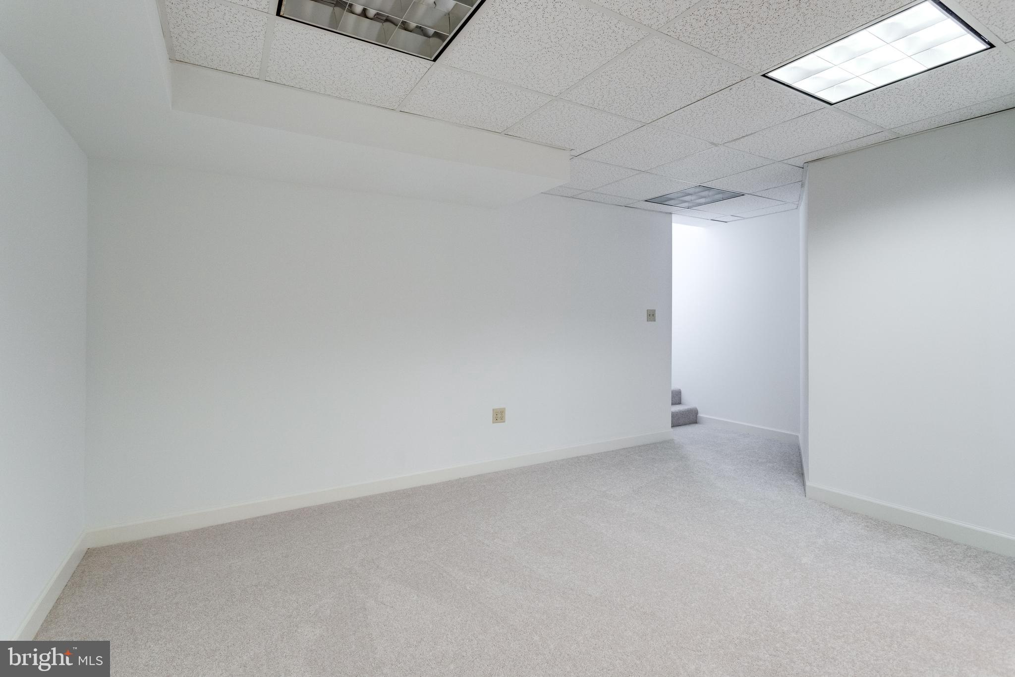 10505 Hunters Valley Road Vienna, VA 22181 - Photo 47 of 64 Gallery Image 47