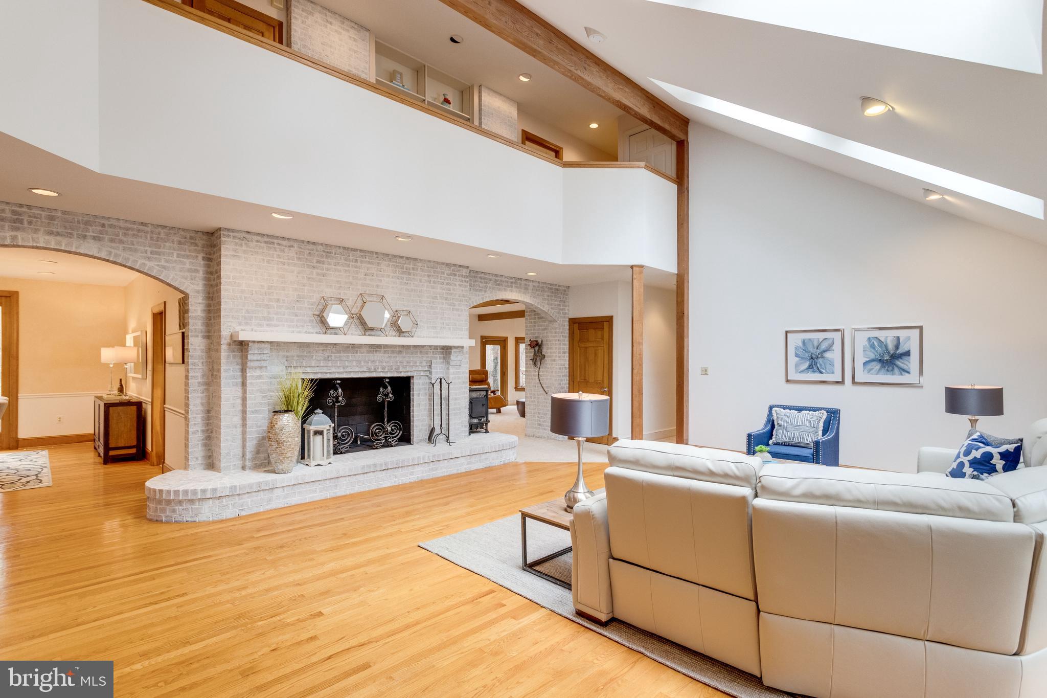 10505 Hunters Valley Road Vienna, VA 22181 - Photo 6 of 64 Gallery Image 6