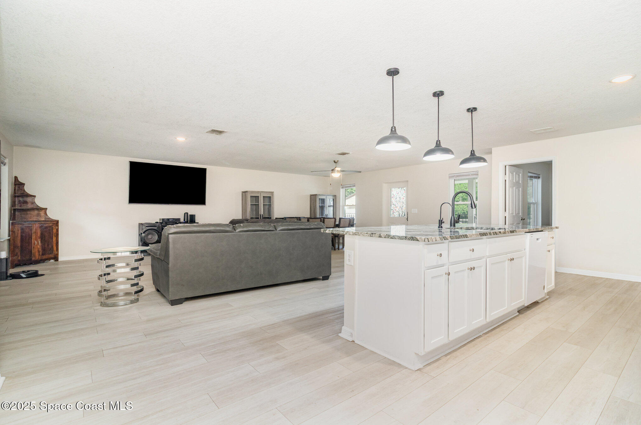 5651 Travis Street Mims, FL 32754 - Photo 10 of 26 009_img_1468-edit_986
