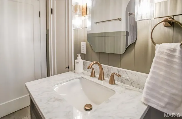 $273,000 | 1601 Poplar Street, Highland, IL 62249