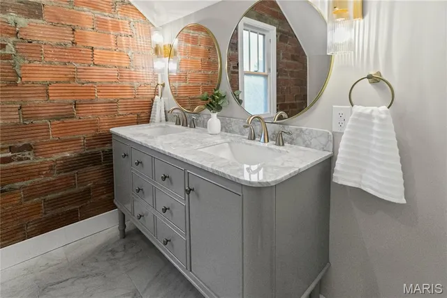 $273,000 | 1601 Poplar Street, Highland, IL 62249