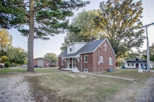 $273,000 | 1601 Poplar Street, Highland, IL 62249