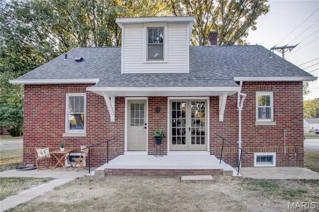 $273,000 | 1601 Poplar Street, Highland, IL 62249