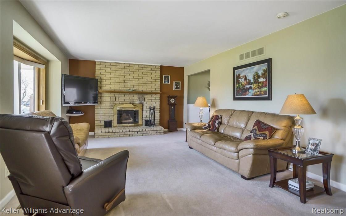 1053 Milverton Road Troy, MI 48083 - Photo 4 of 25 4-photo-web-1680x1050-153719.jpg