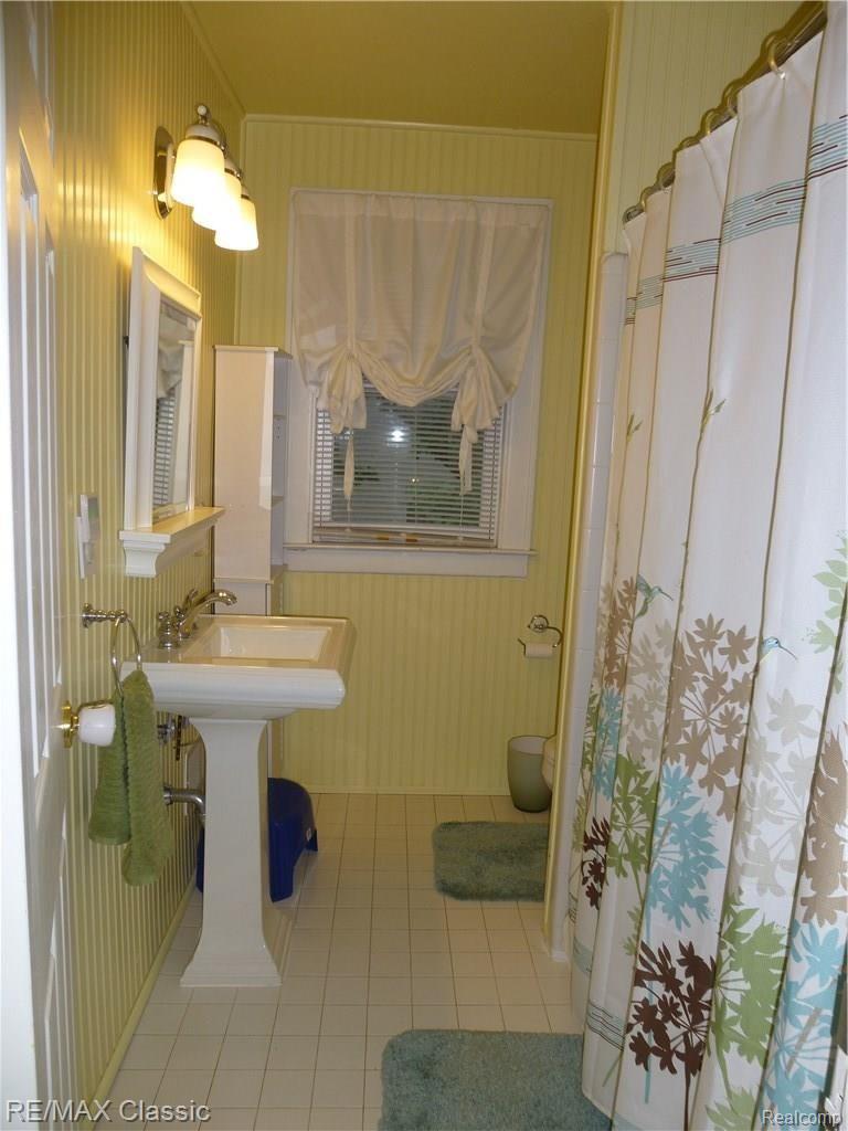 20 Wellesley Drive Pleasant Ridge, MI 48069 - Photo 38 of 67 P1020075.JPG