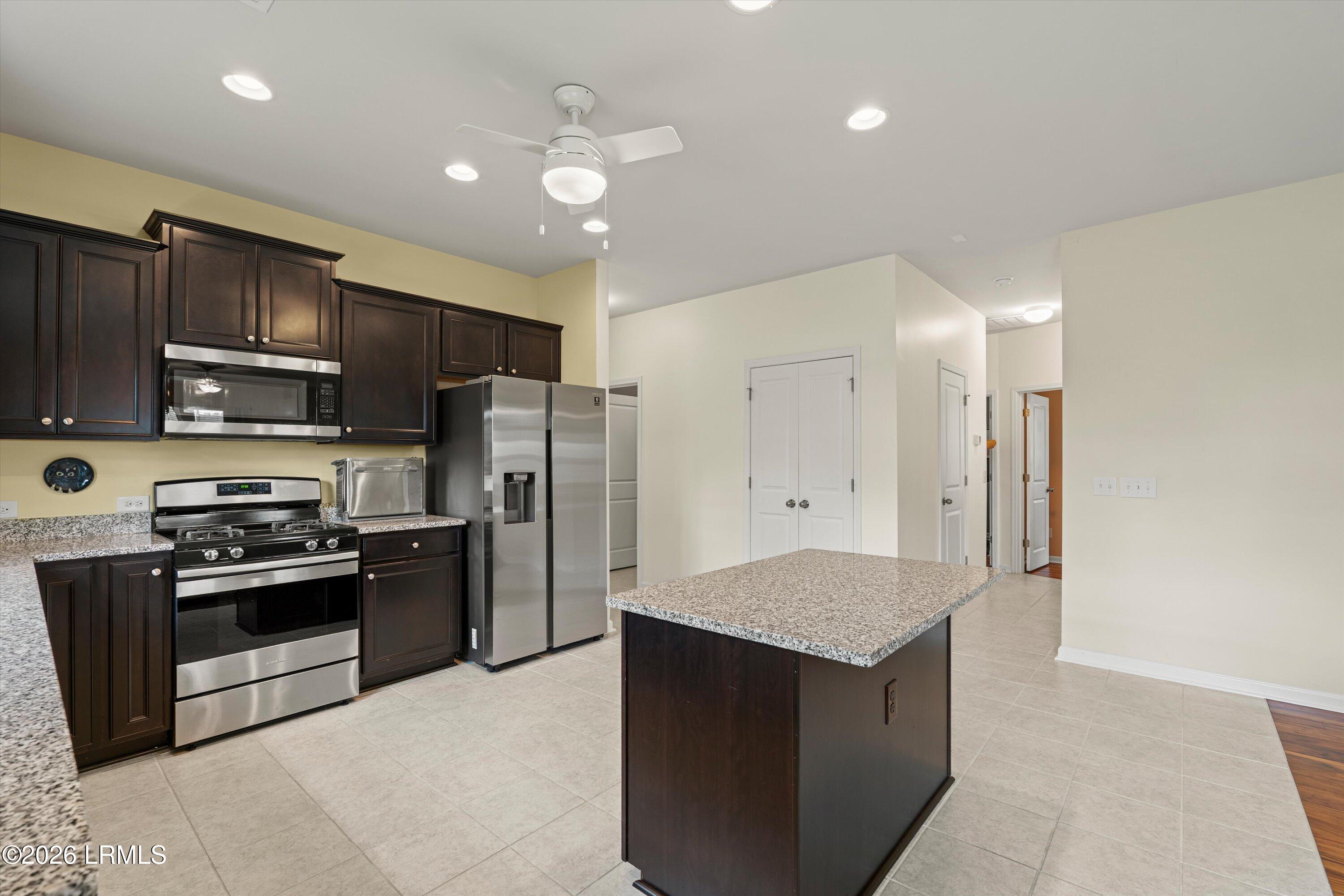 24 Seneca Way Beaufort, SC 29906 - Photo 7 of 35 10-24 Seneca Wy