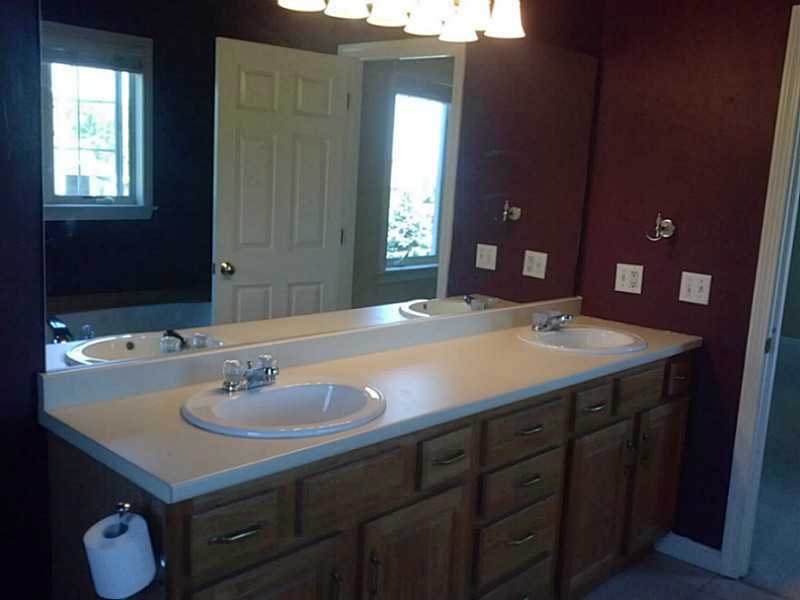 26 High Hawk Road Portsmouth, RI 02871 - Photo 15 of 23 Master Bath/Spa.