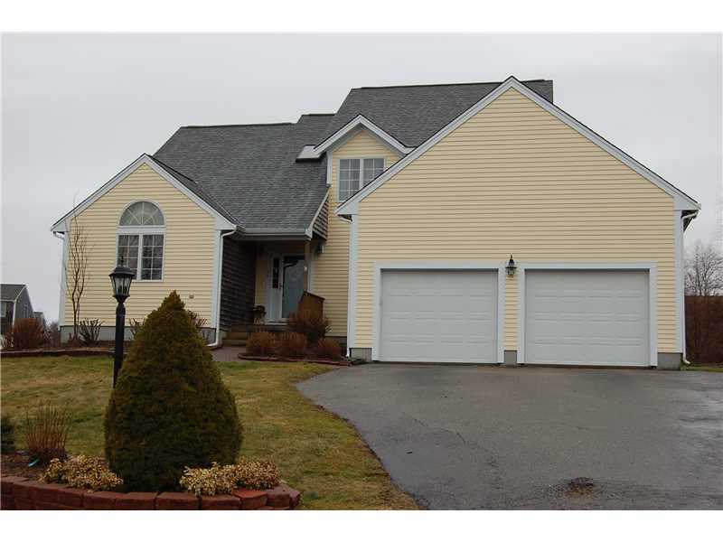 26 High Hawk Road Portsmouth, RI 02871 - Photo 4 of 23 Exterior Front.