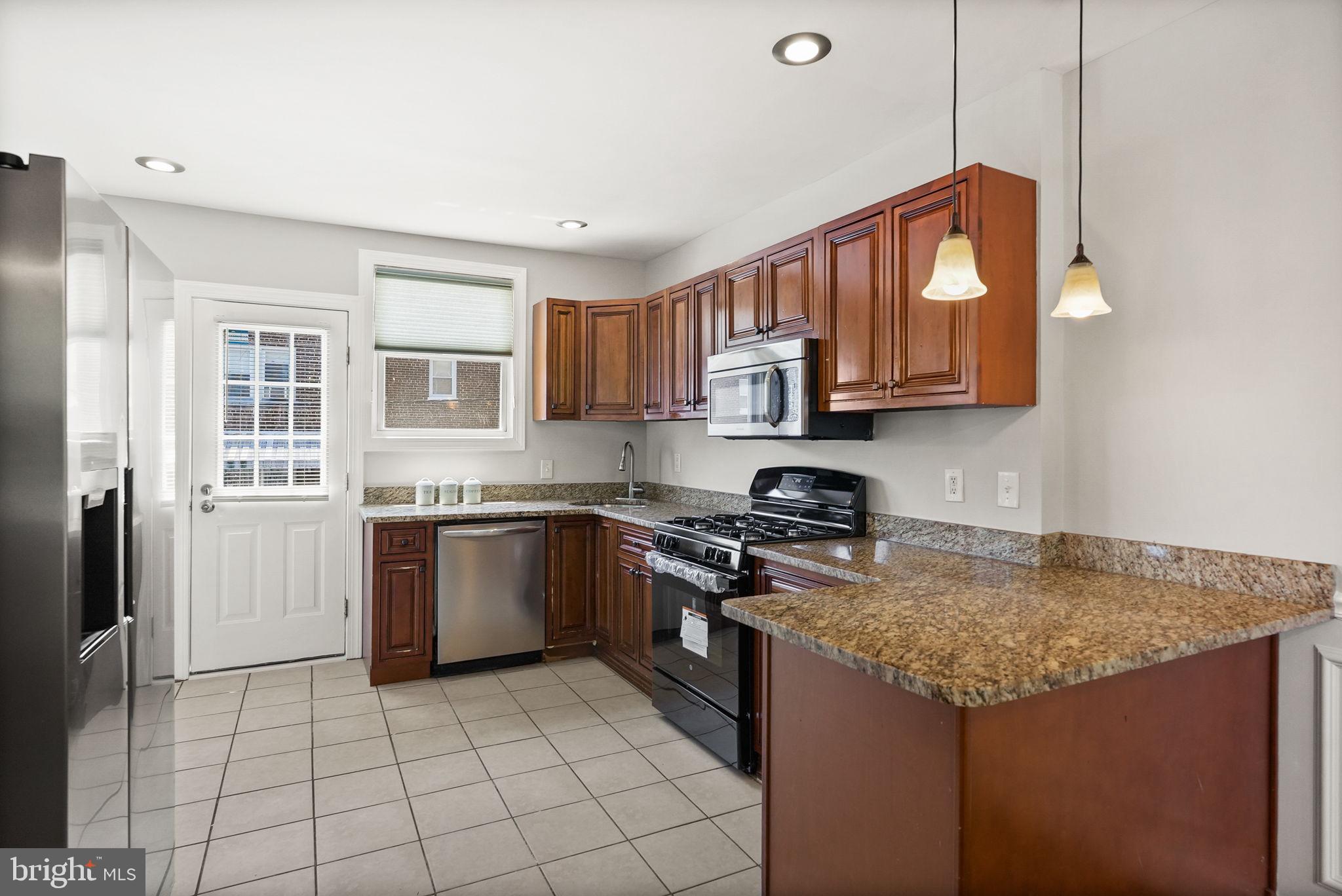 522 Quackenbos Street Northwest Washington, DC 20011 - Photo 13 of 40