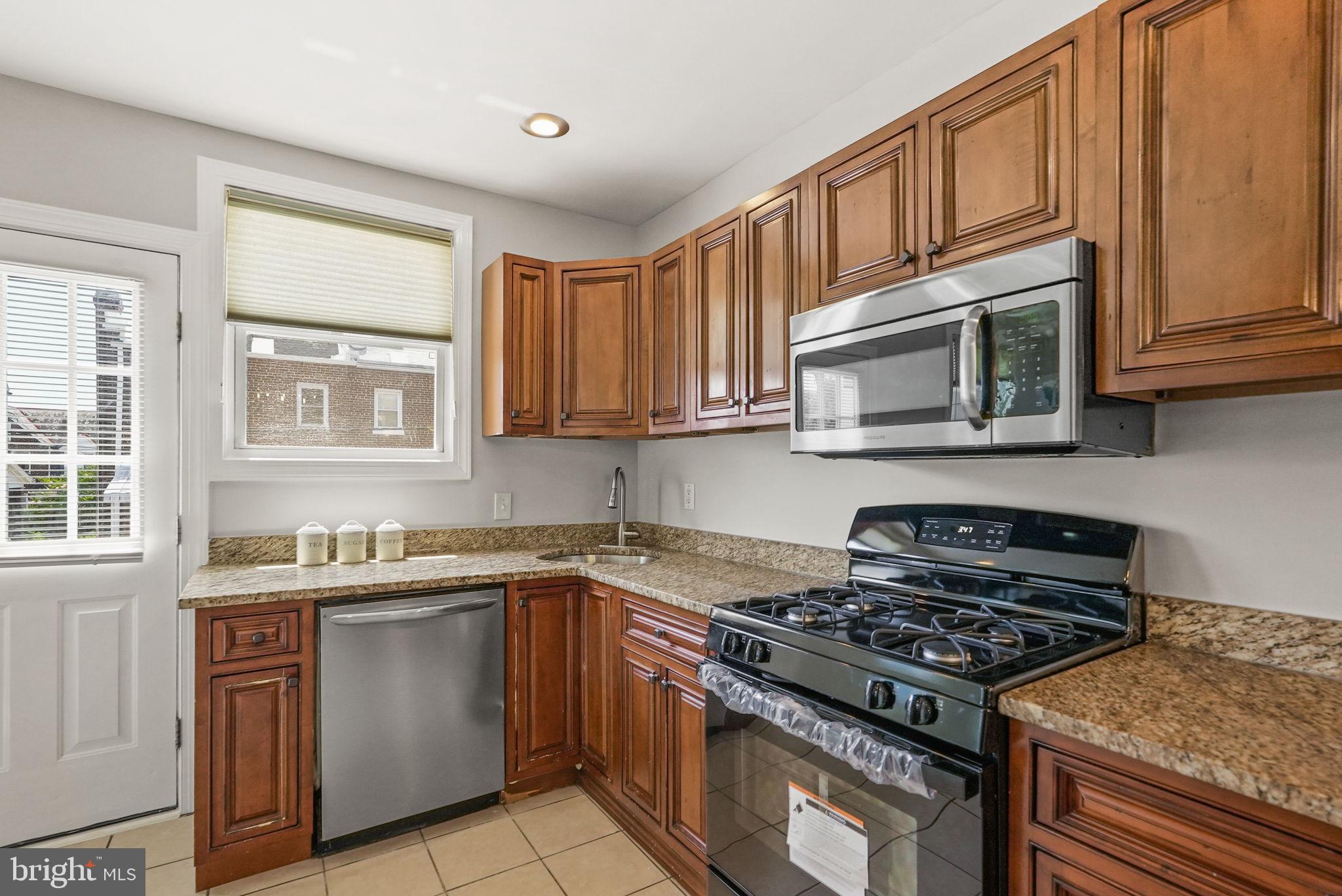 522 Quackenbos Street Northwest Washington, DC 20011 - Photo 14 of 40