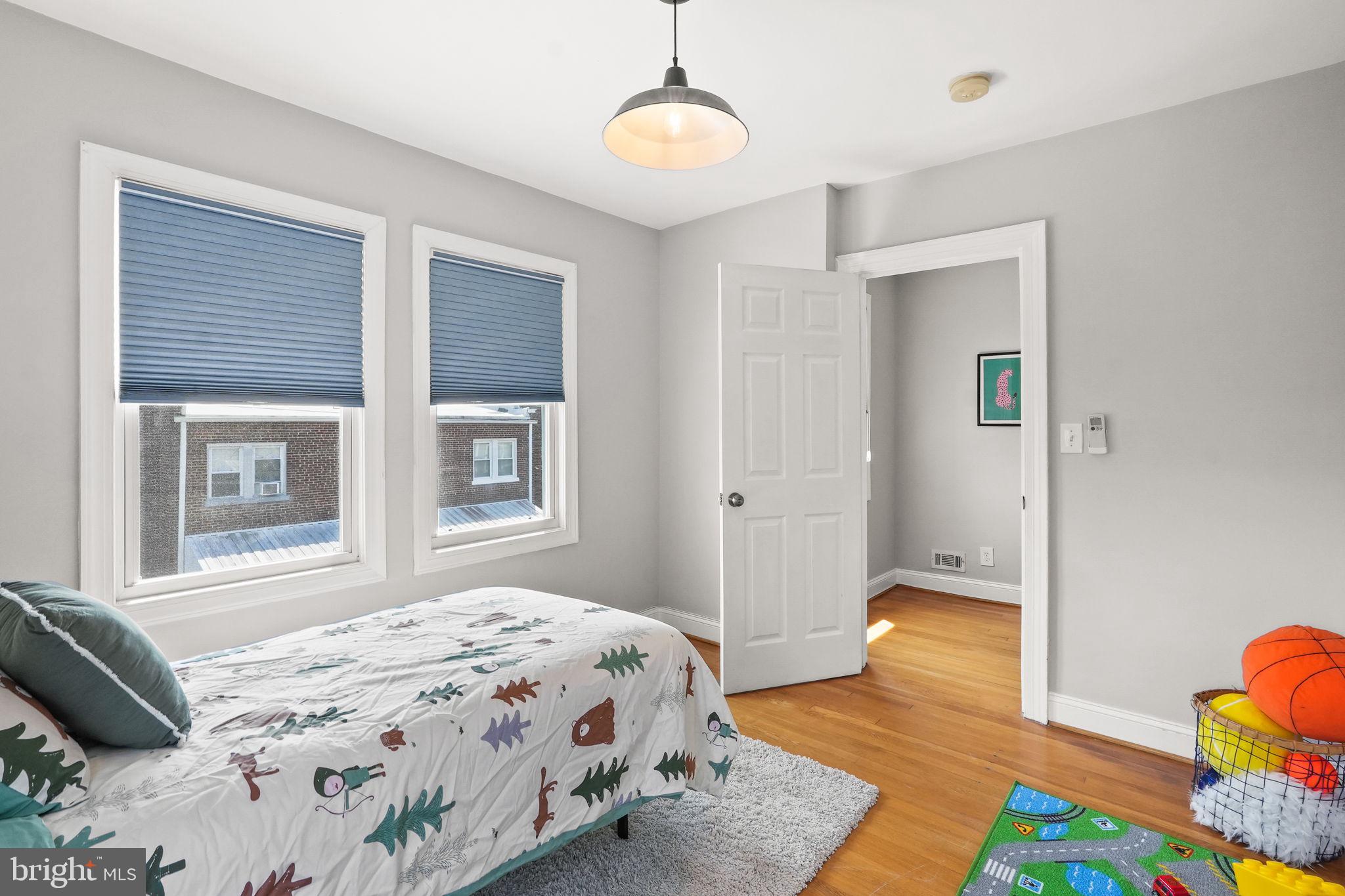 522 Quackenbos Street Northwest Washington, DC 20011 - Photo 19 of 40
