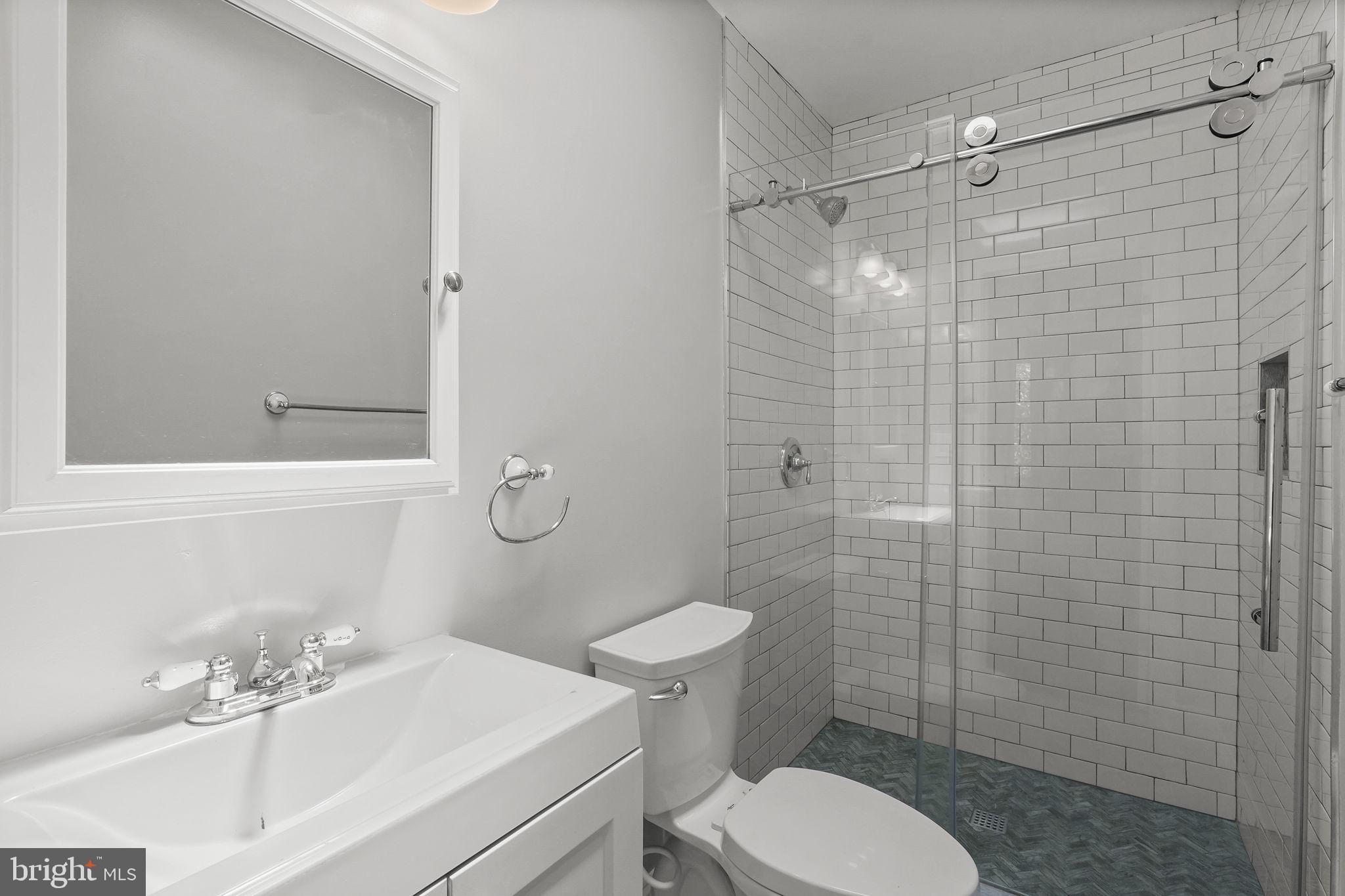 522 Quackenbos Street Northwest Washington, DC 20011 - Photo 25 of 40