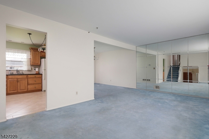 76 Harrison Street Clark, NJ 07066 - Photo 8 of 28