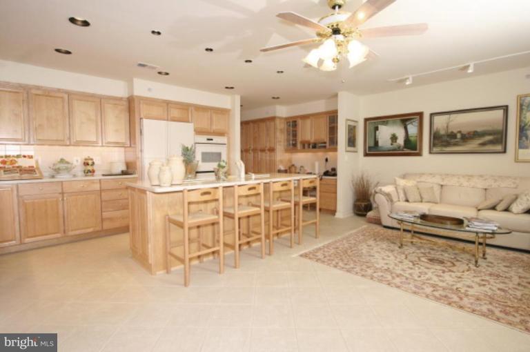 12340 Rosslare Ridge Road, Unit 303 Lutherville-Timonium, MD 21093 - Photo 6 of 9 Kitchen/Family Room