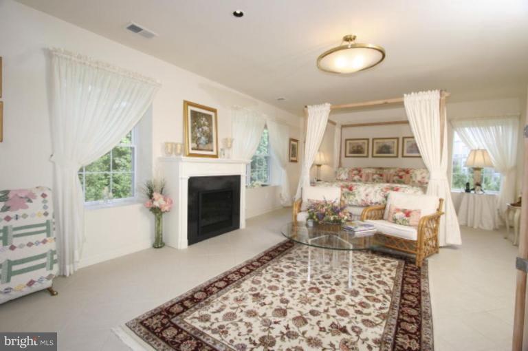 12340 Rosslare Ridge Road, Unit 303 Lutherville-Timonium, MD 21093 - Photo 8 of 9 Master Bedroom