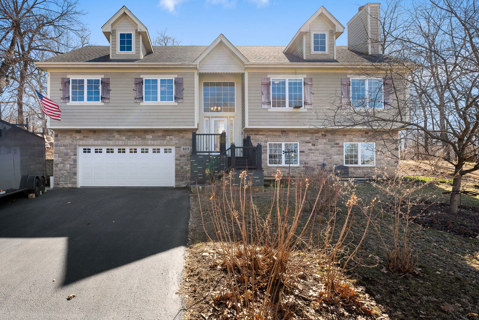 817 Regner Road McHenry, IL 60051 - Photo 2 of 23