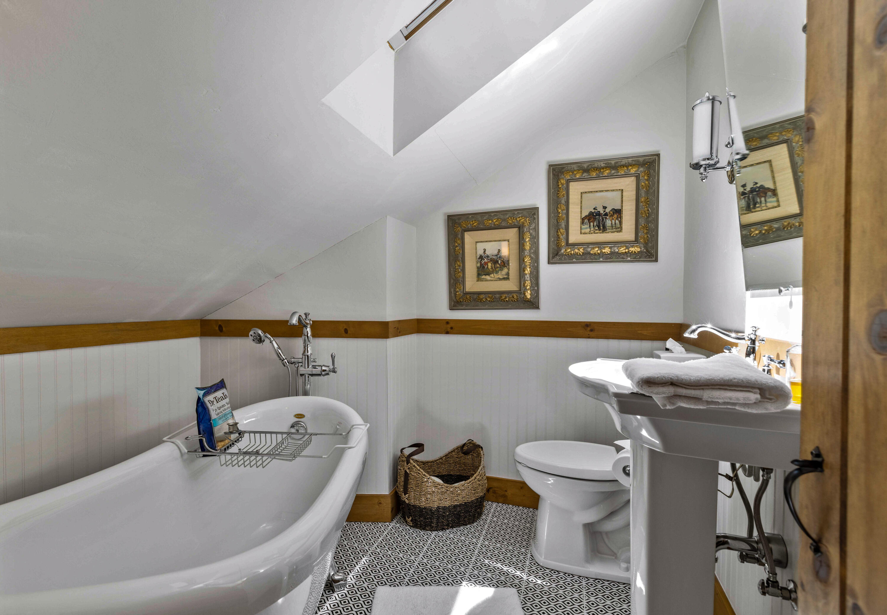 24581 Fern Valley Road Idyllwild, CA 92549 - Photo 30 of 45 a bathroom with a sink and a toilet