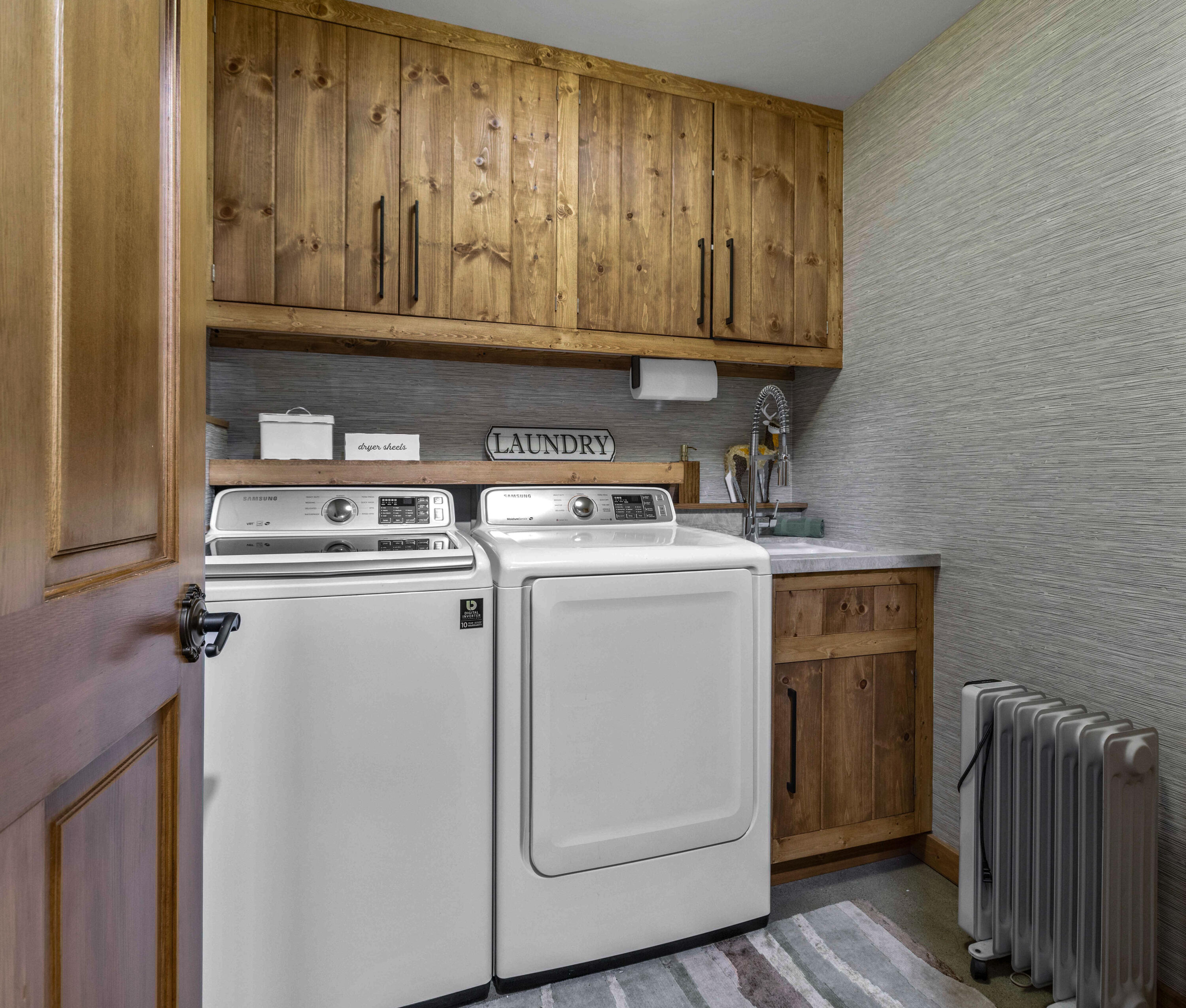 24581 Fern Valley Road Idyllwild, CA 92549 - Photo 31 of 45 a utility room with dryer and washer