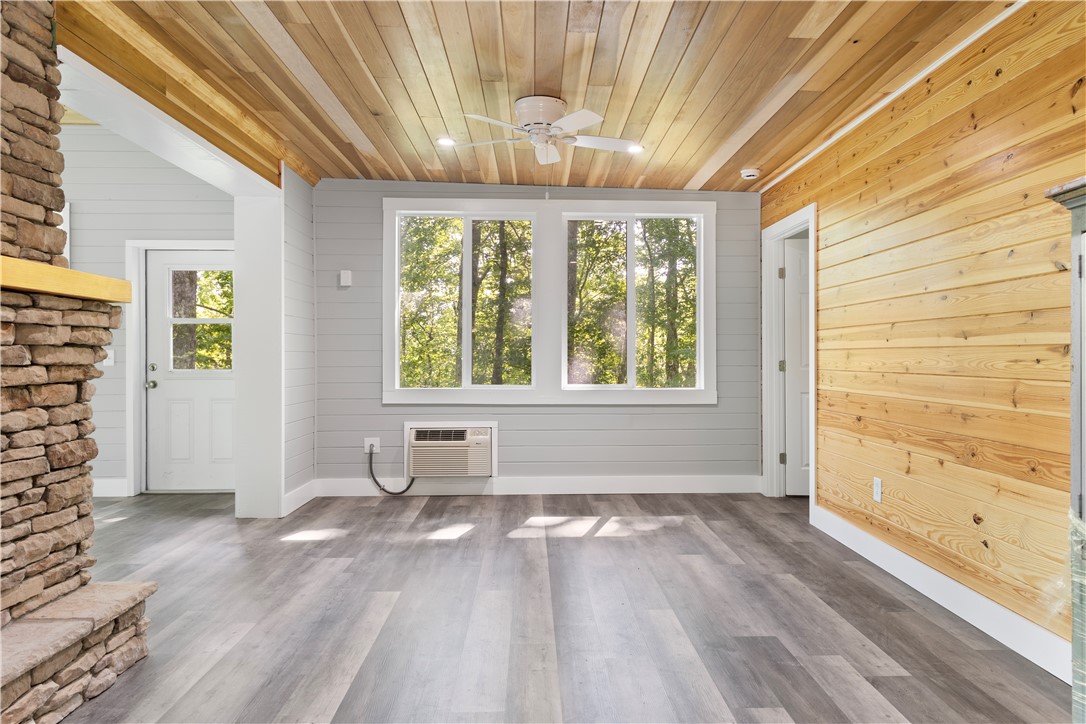 335 Lake Cheohee Road Tamassee, SC 29686 - Photo 7 of 30 Gallery Image 7