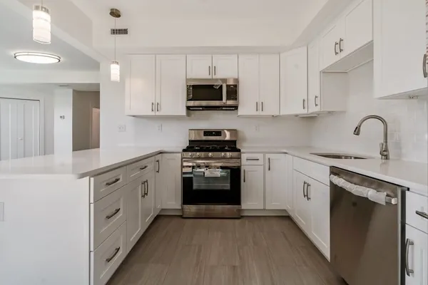 $3,400 | 82 Ballou Avenue, Unit 3, Boston, MA 02124