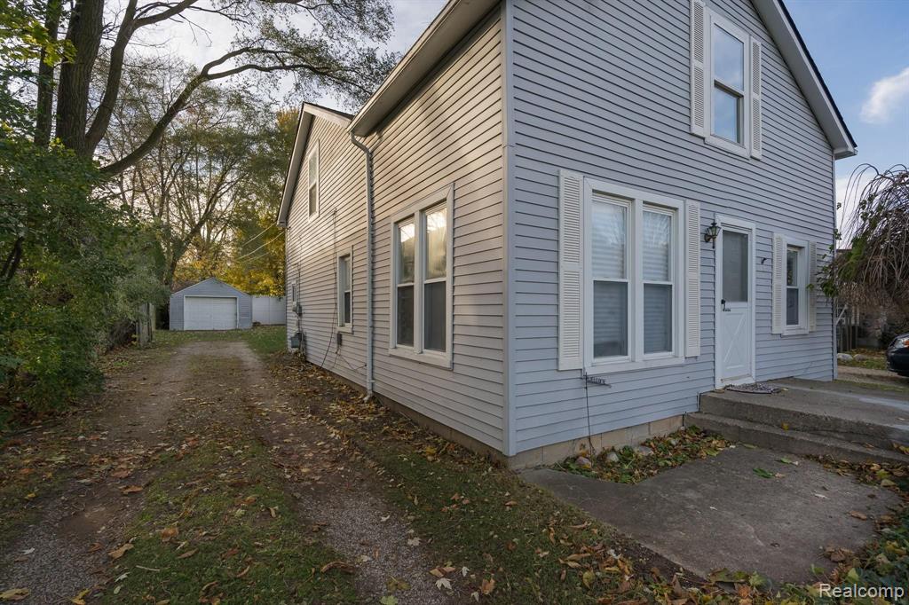 2450 Gerald Avenue Rochester Hills, MI 48307 - Photo 2 of 24