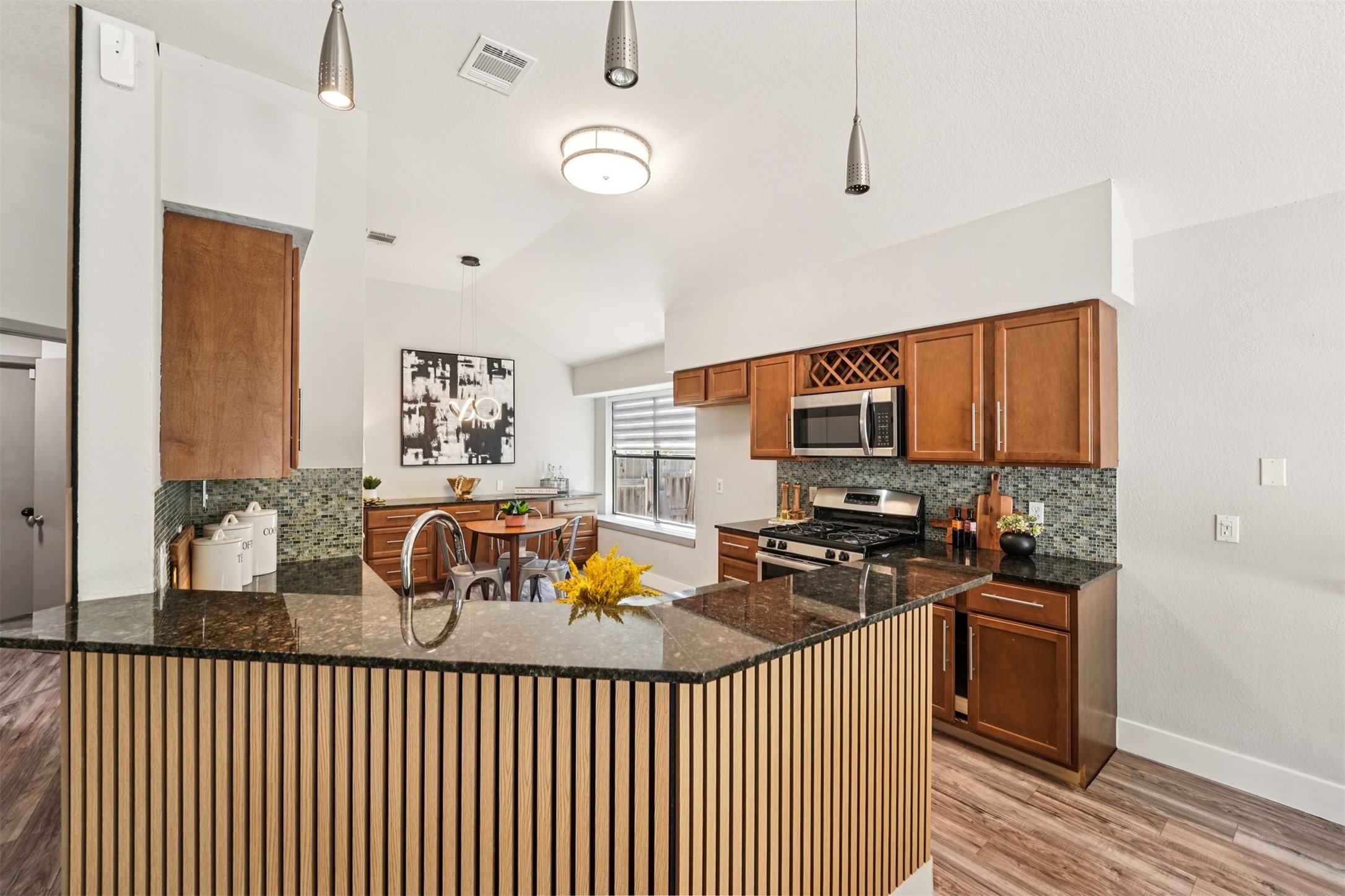 13106 Overton Pass Austin, TX 78729 - Photo 10 of 31