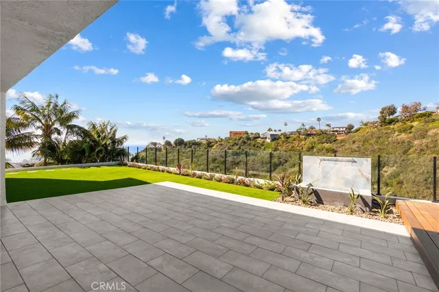 $2,890,000 | 525 East Avenida San Juan, San Clemente, CA 92672