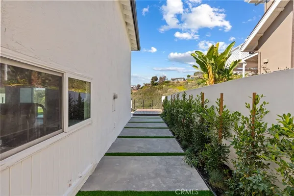 $2,599,000 | 525 East Avenida San Juan, San Clemente, CA 92672