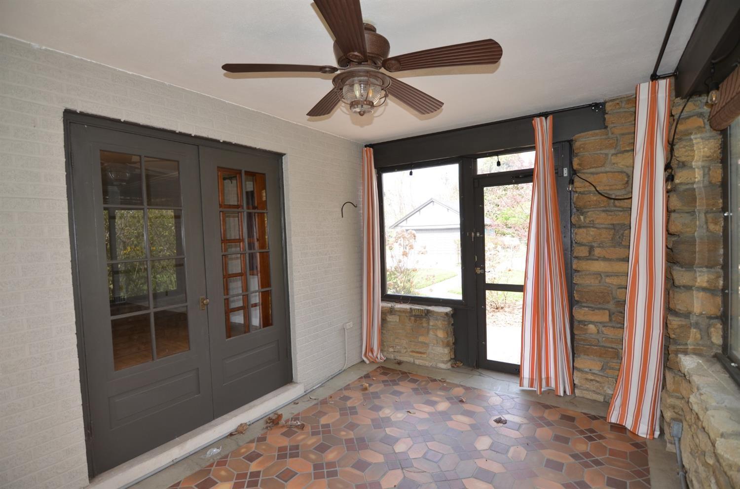 7619 Montgomery Road Cincinnati, OH 45236 - Photo 20 of 36