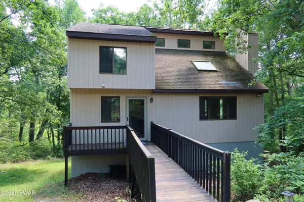 $260,000 | 804 Wagoner Place, Hawley, PA 18428