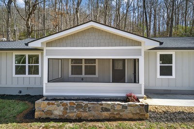 750 Sunnyside Road Hiawassee, GA 30546 - Photo 7 of 46 a front view of a house with a yard