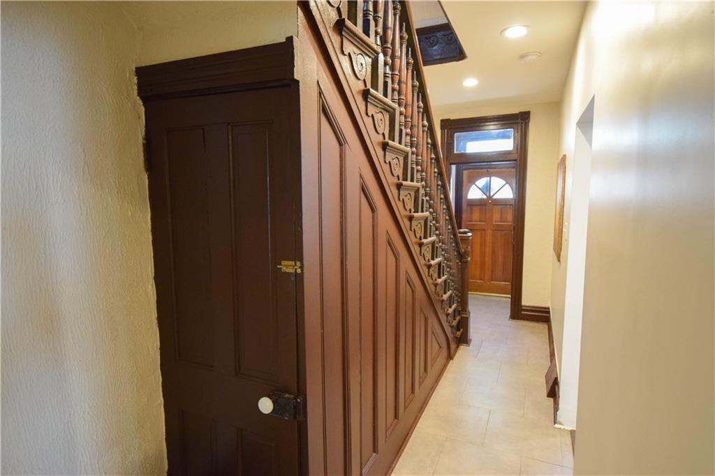 709 Evergreen Road Pittsburgh, PA 15209 - Photo 3 of 21 Gallery Image 3