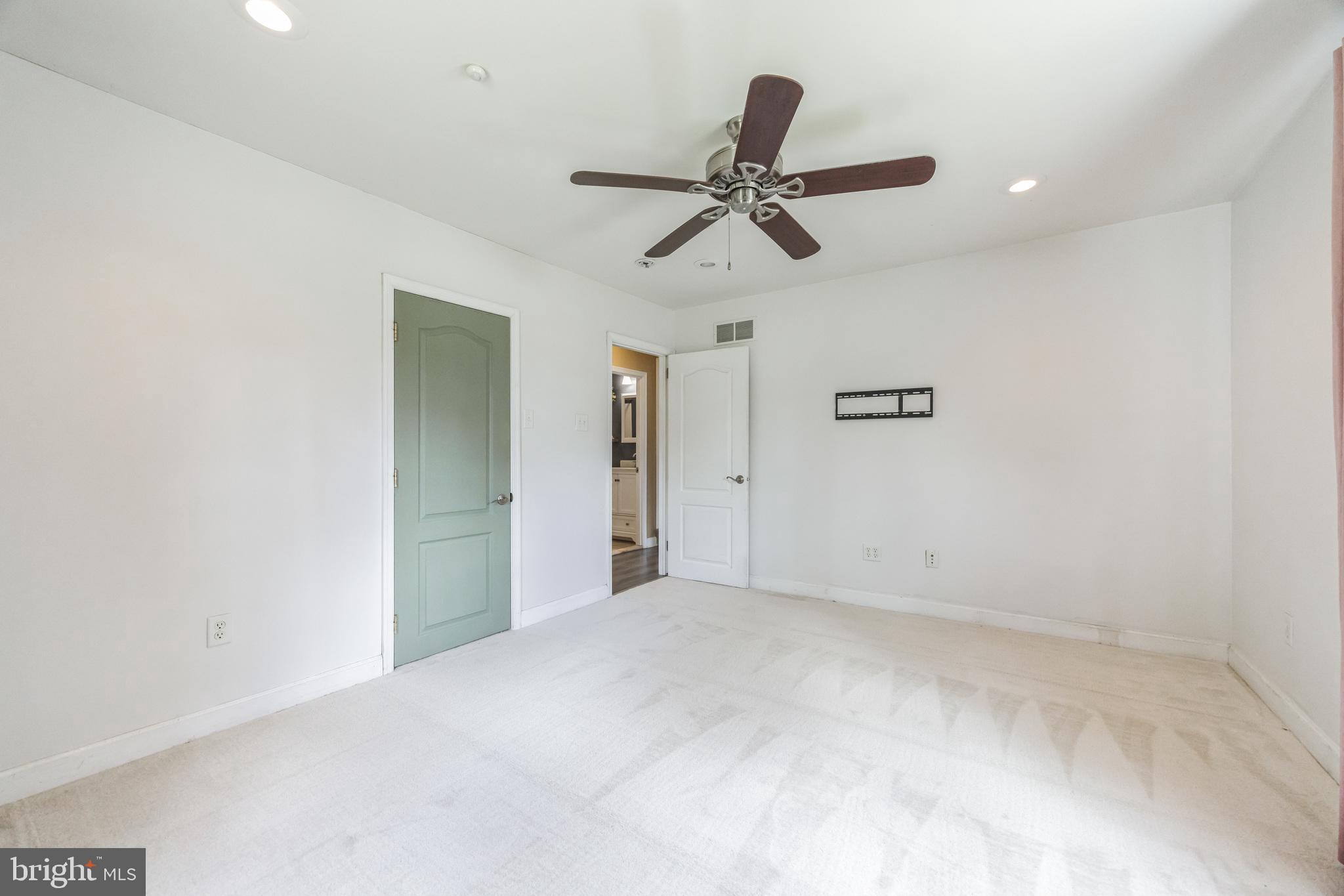 933 West County Line Road Hatboro, PA 19040 - Photo 15 of 28
