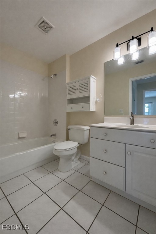 5390 Park Road, Unit 3 Fort Myers, FL 33908 - Photo 19 of 26 a bathroom with a double vanity sink toilet mirror and bathtub