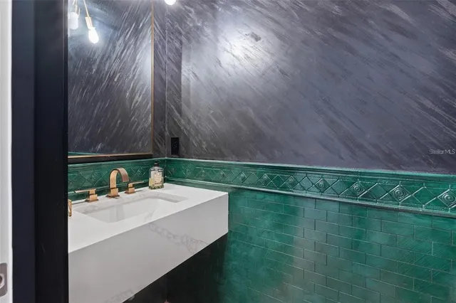 $1,300,000 | 4509 Patricia Ann Court, Orlando, FL 32839