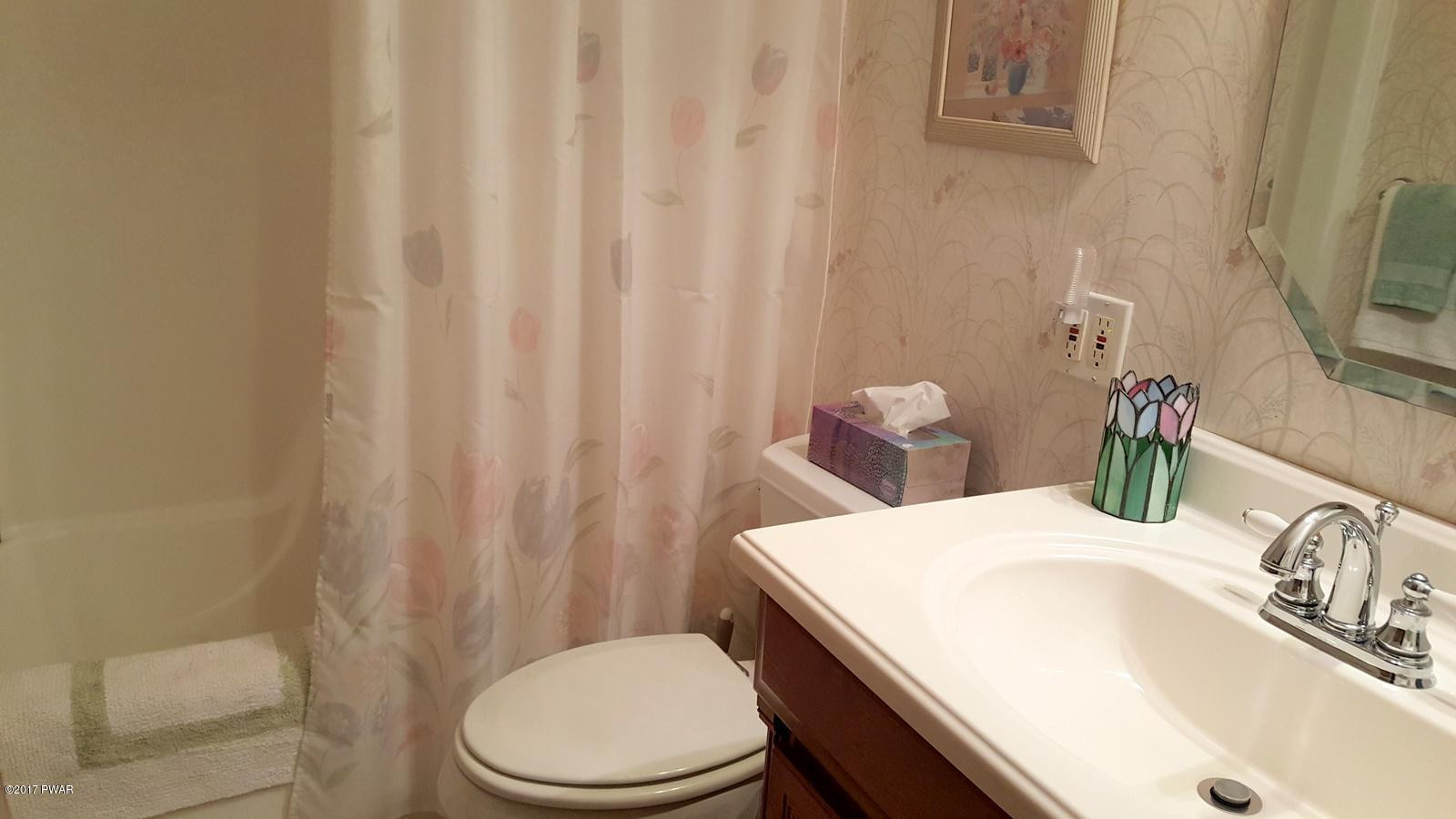 62 Sheridan Road Hawley, PA 18428 - Photo 23 of 43 23 Bathroom