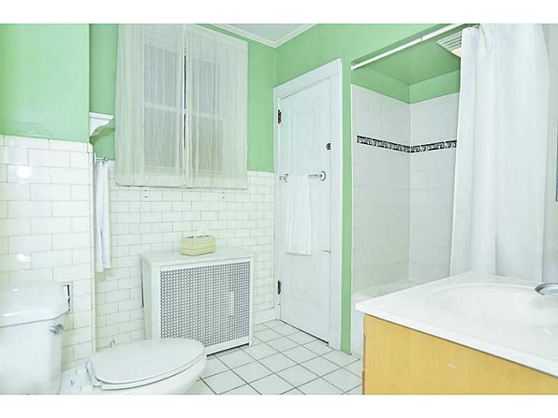 5618 Darlington Road Pittsburgh, PA 15217 - Photo 11 of 21 Full Bath.