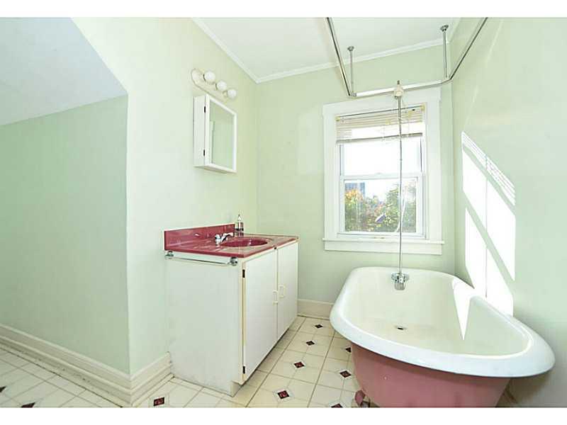 5618 Darlington Road Pittsburgh, PA 15217 - Photo 15 of 21 Full Bath.