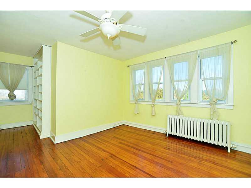 5618 Darlington Road Pittsburgh, PA 15217 - Photo 16 of 21 Bedroom.