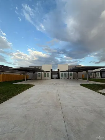 $950 | 817 Dove Avenue West, Unit 1, McAllen, TX 78504