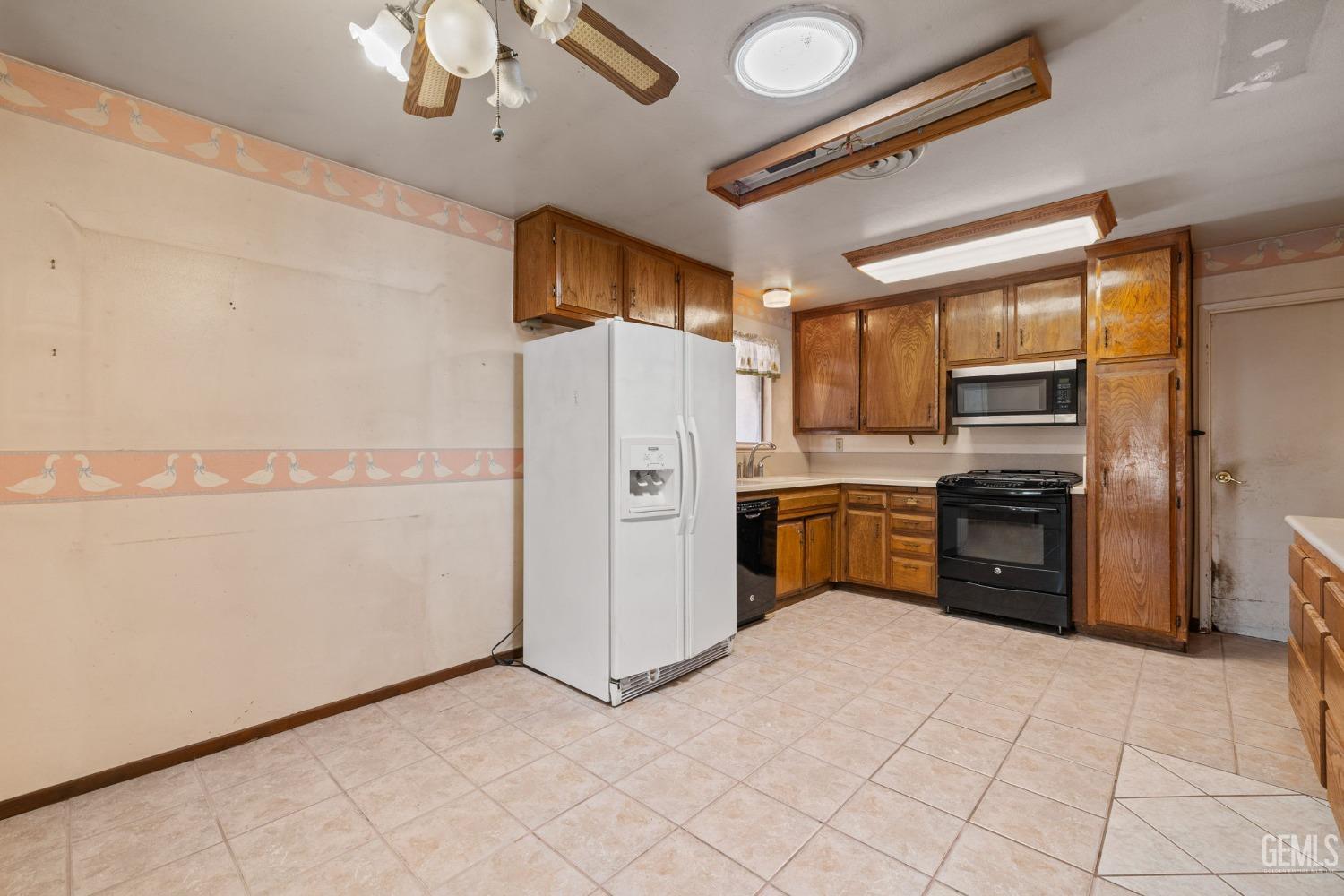 Undisclosed Address Ridgecrest, CA 93555 - Photo 15 of 54 Gallery Image 15