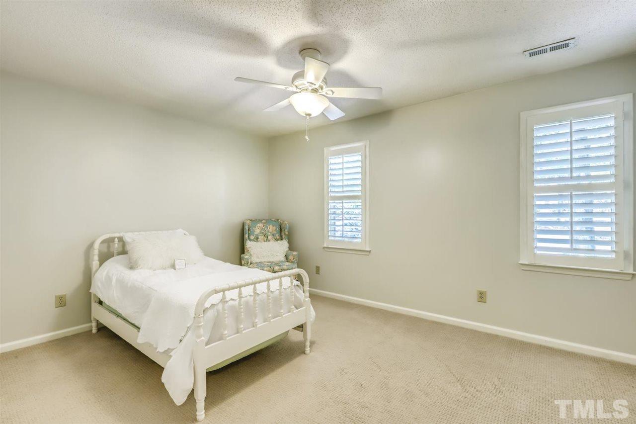 5560 Hamstead Crossing Raleigh, NC 27612 - Photo 18 of 28